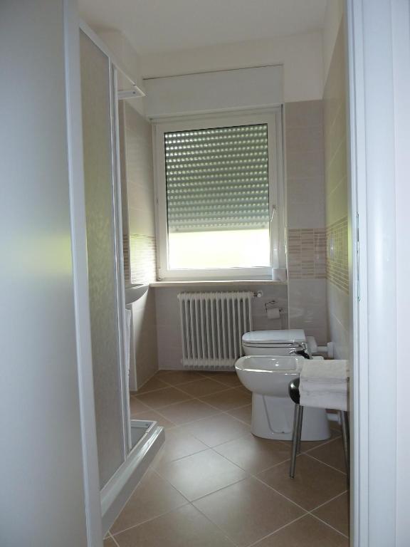 Garden House - Hotel Sport Levico Terme Rum bild